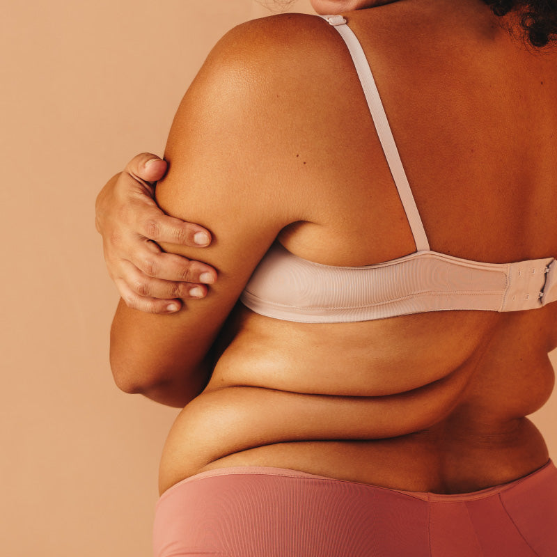 気になるはみ肉、ブラジャーでどうにかしたい!|エレーヌ