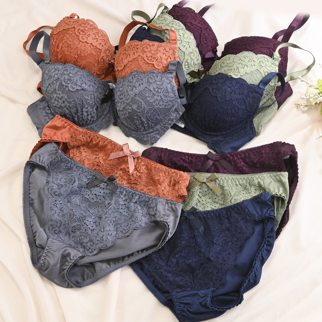 スカラップフラワーレース ワイヤーブラジャー&ショーツセット ソニアブラック(AAA・AAカップ)