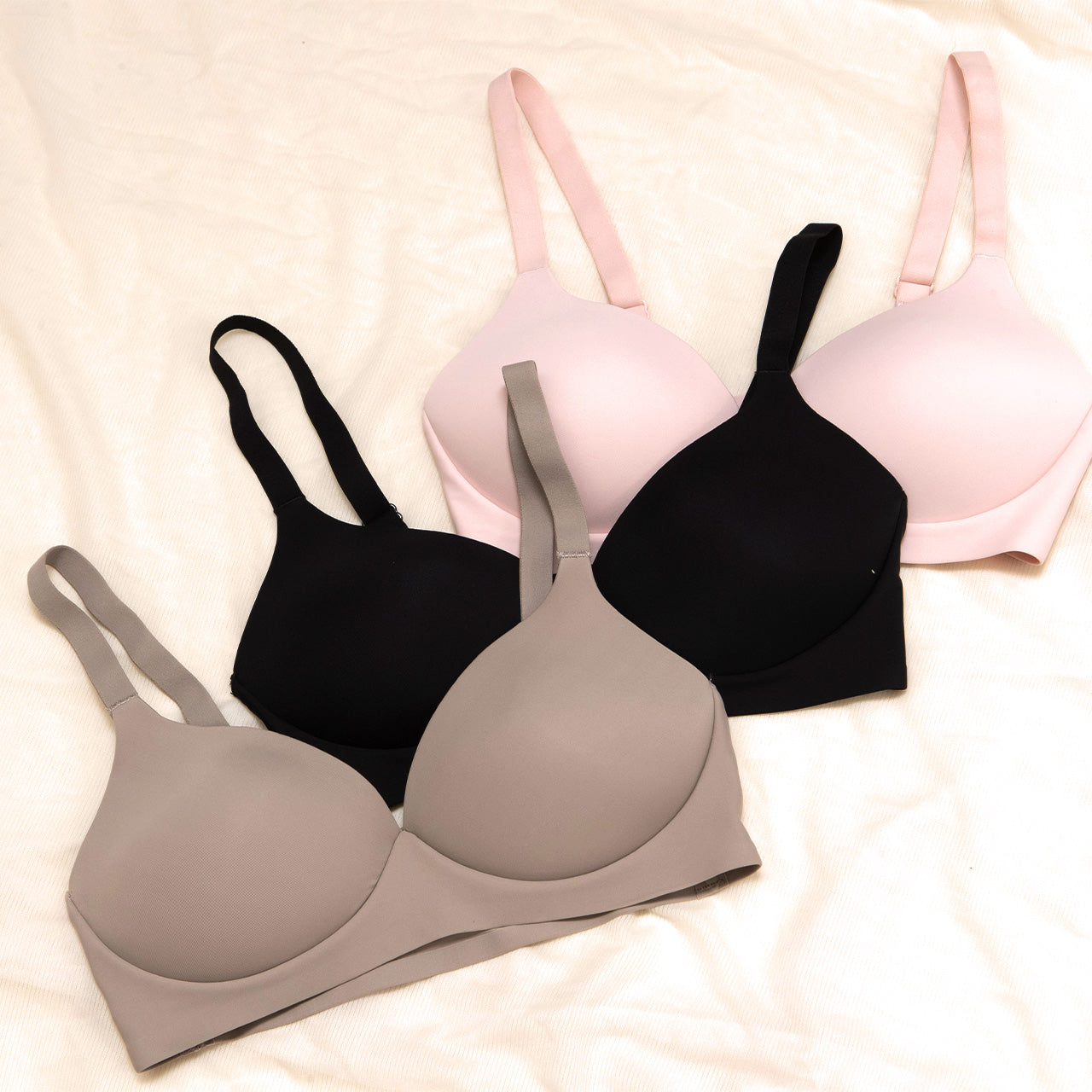 素肌に溶け込むヌーディーなブラ ハーフトップブラジャー