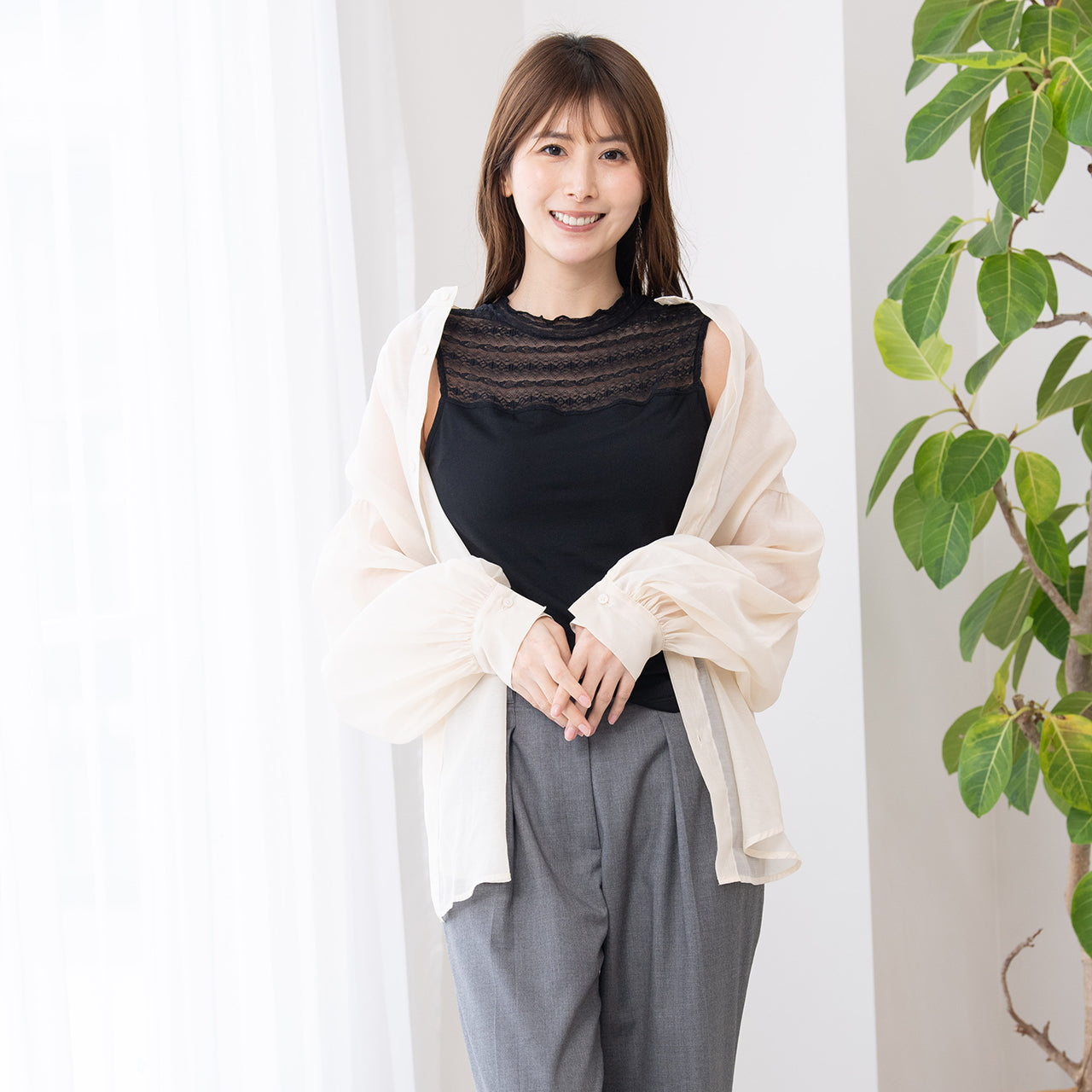 美シルエットブラトップ スタンドネックレース デイフィール
