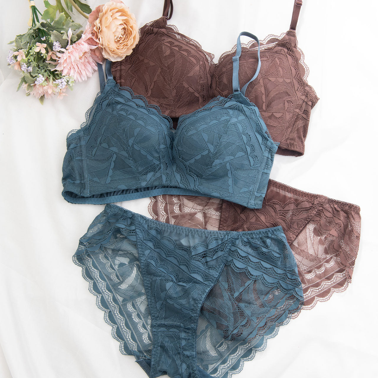 谷間キープ ノンワイヤーブラジャー&ショーツセット メルトココ