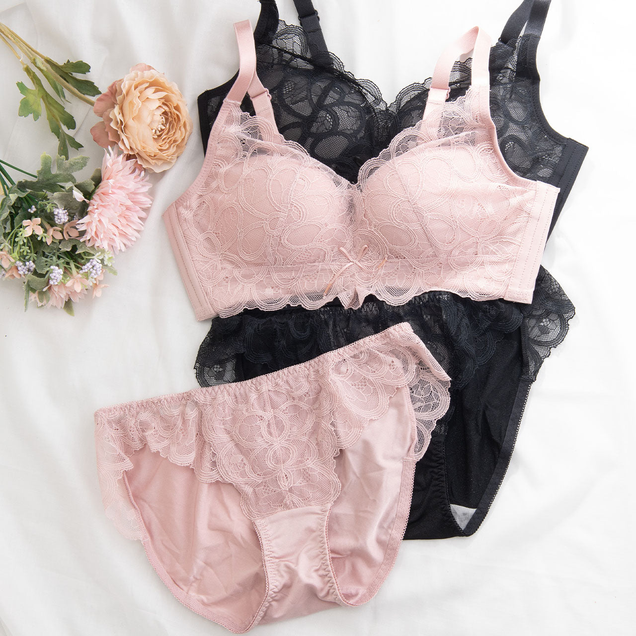 ふわとろカップフラワーレース ノンワイヤーブラジャー&ショーツセット メルトココ