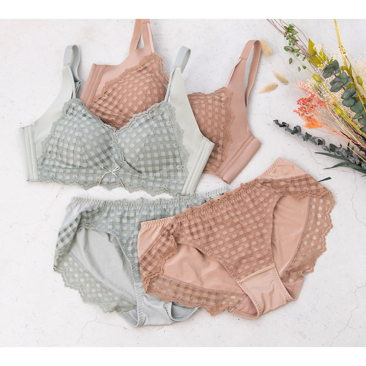 ふわとろカップ ノンワイヤーブラジャー&ショーツセット メルトココ