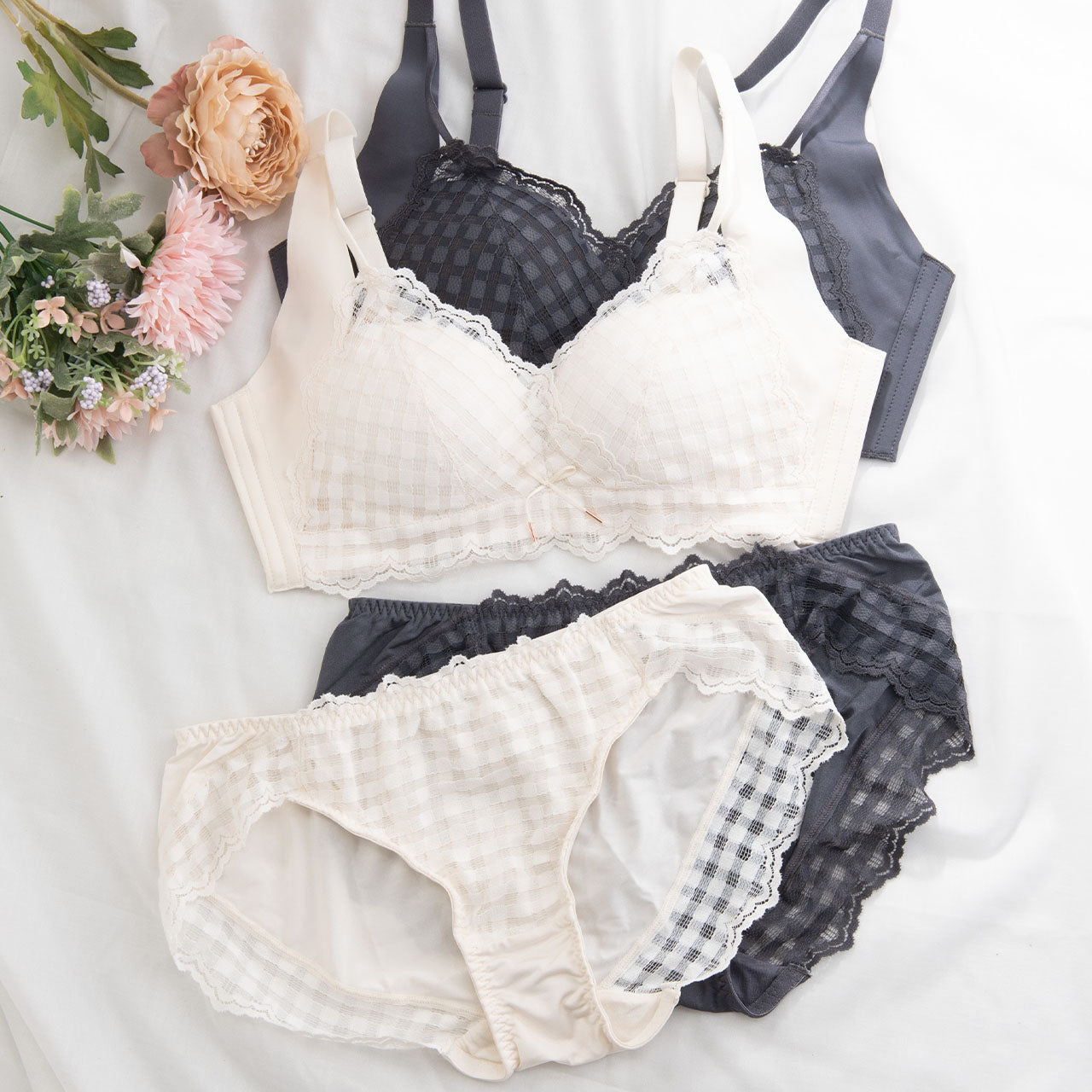 ふわとろカップ ノンワイヤーブラジャー&ショーツセット メルトココ