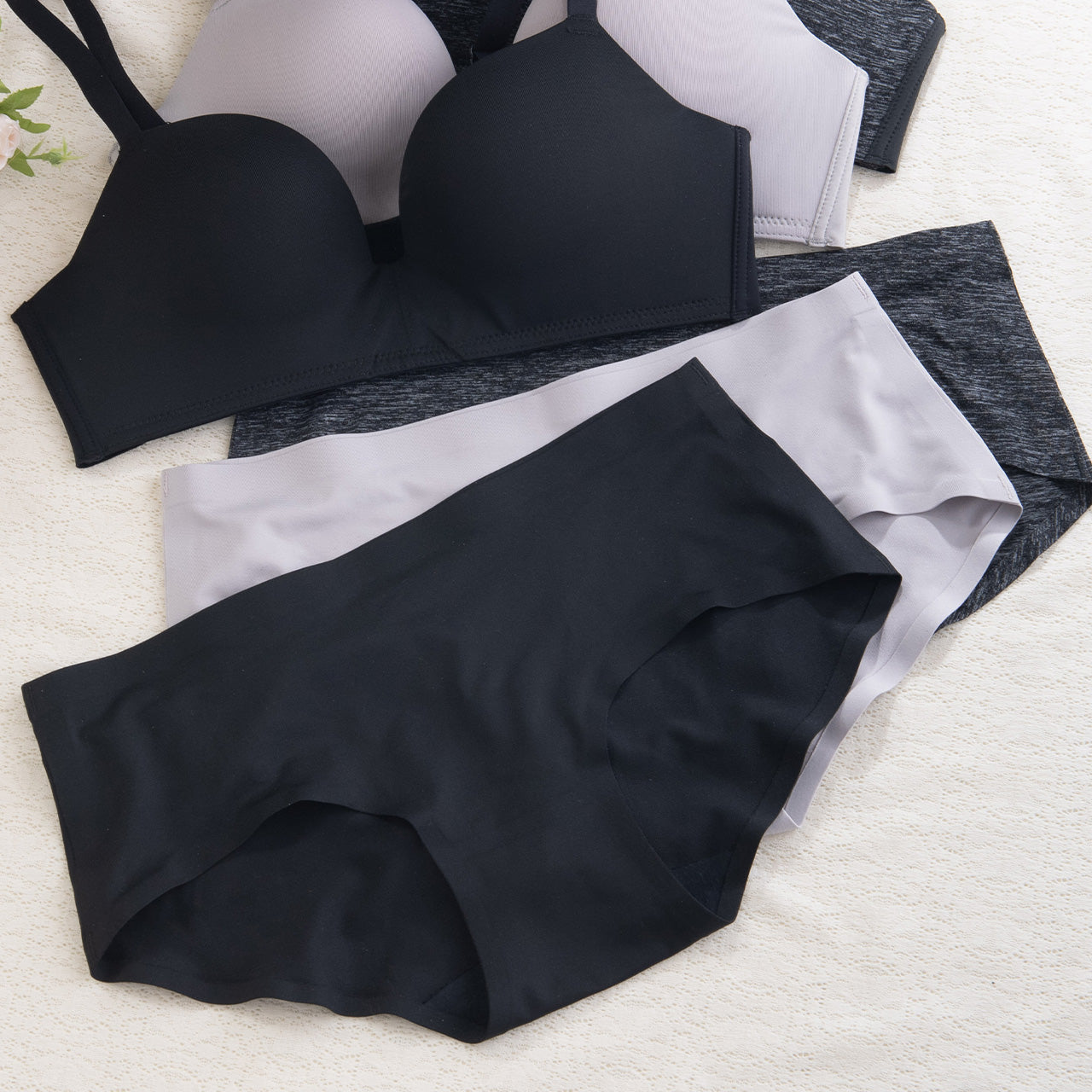 自胸美盛ブラ ペアショーツ