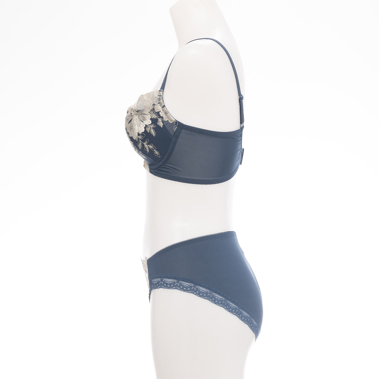 エアリーブラ ワイヤーブラジャー&ショーツセット ビューティアシスト