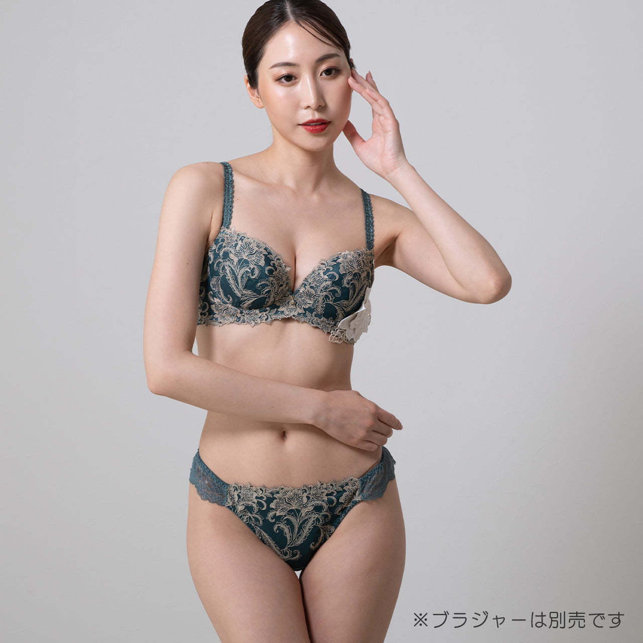 X-Rated カメリア タンガ