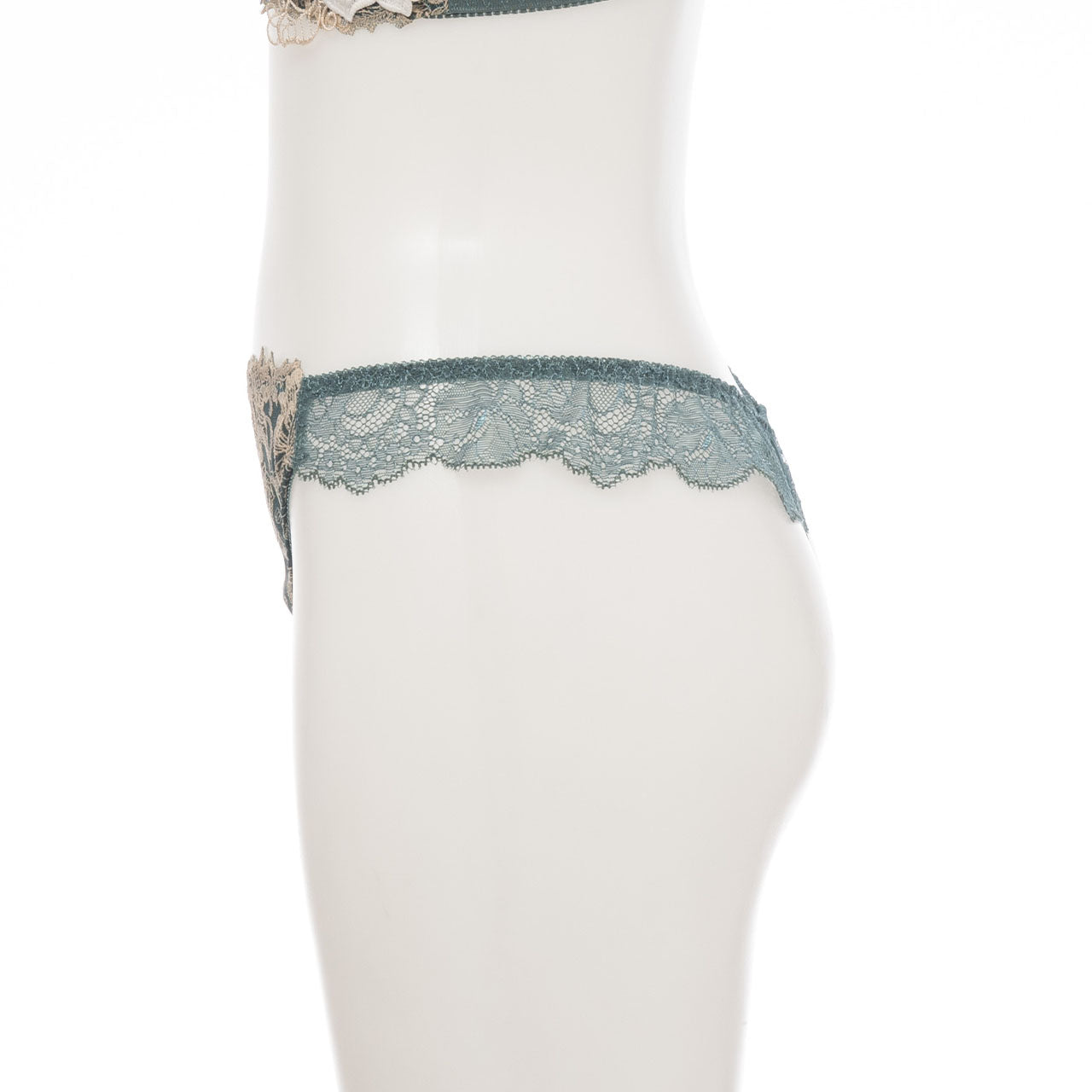 X-Rated カメリア タンガ