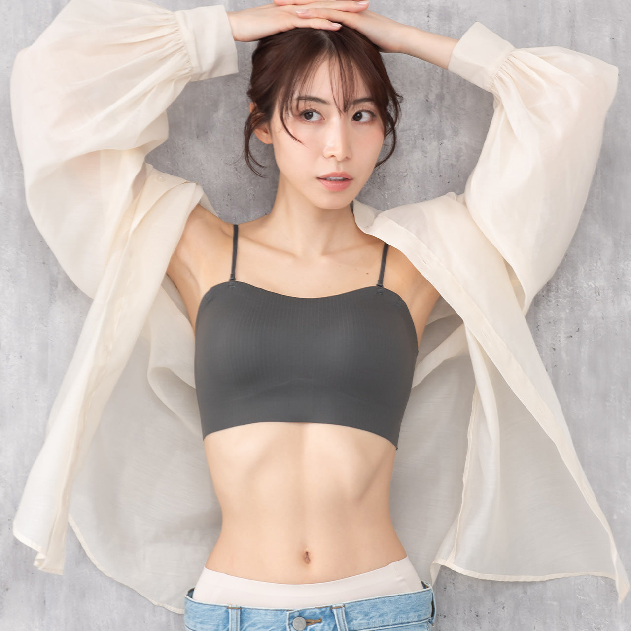 肌見せスタイル シームレスブラトップリブ 夏コーデ着回しブラ