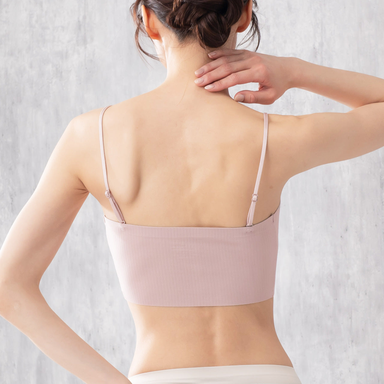 肌見せスタイル シームレスブラトップリブ 夏コーデ着回しブラ