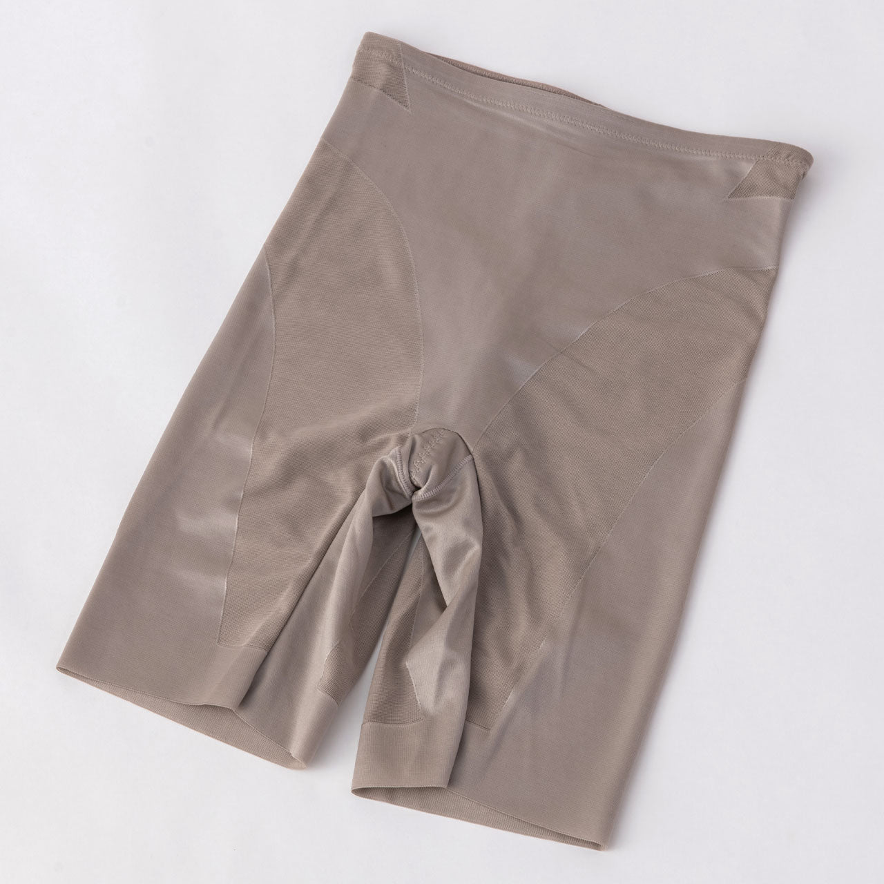 ヒップの谷間 ロング丈ボトム