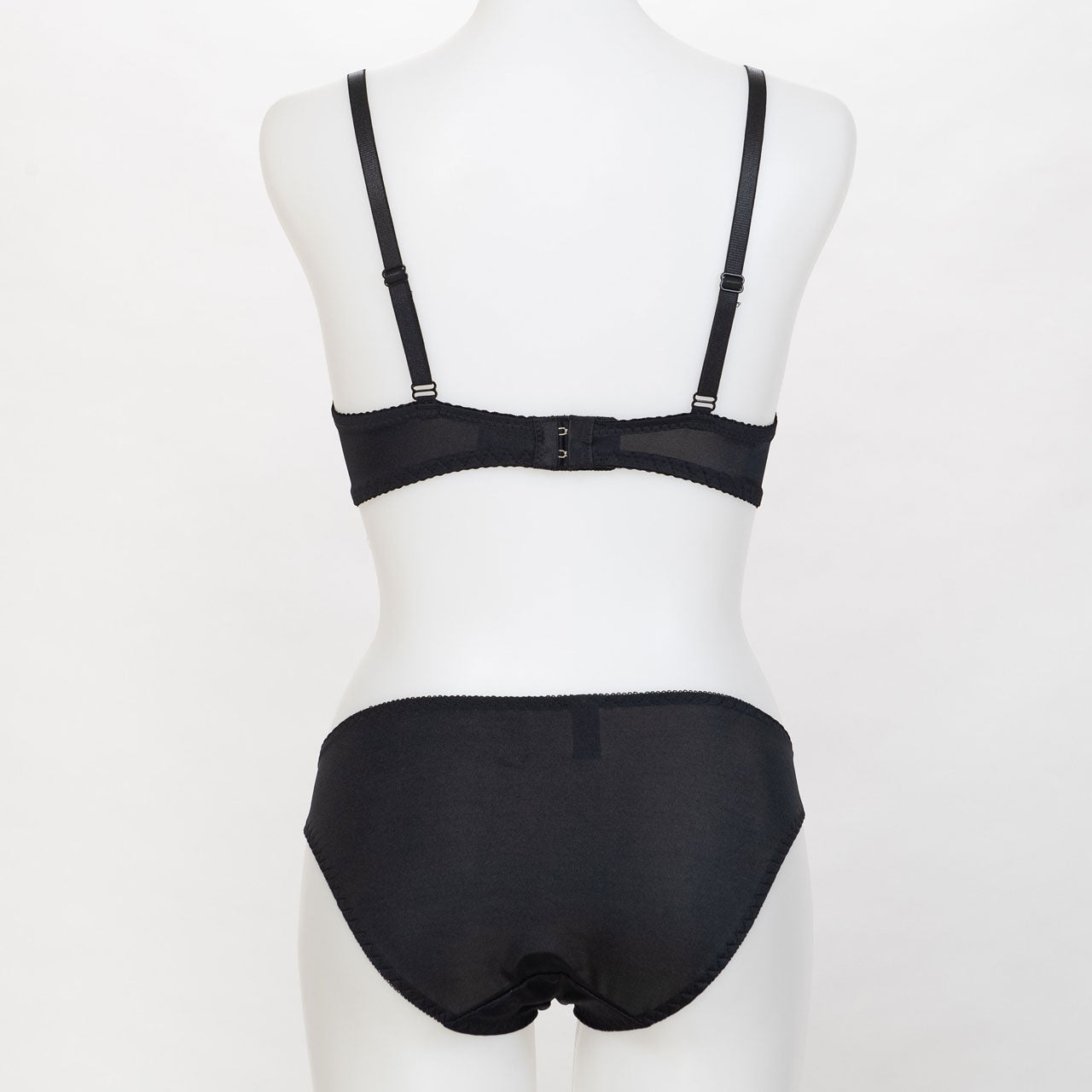 Sonia Black ファシネイト ノンワイヤーブラジャー&ショーツセット(3L・4L・5L)