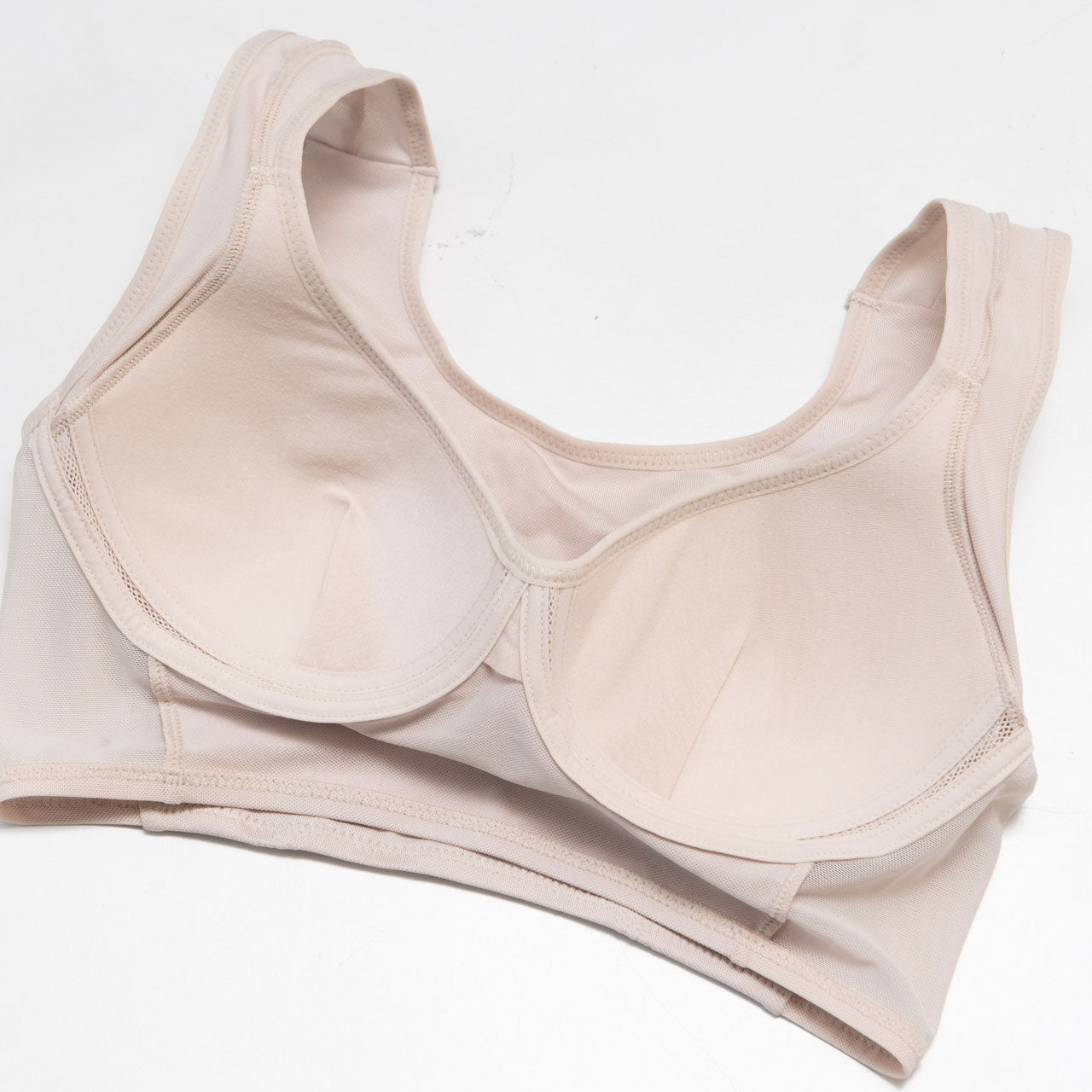 背筋まっすぐ 肩甲骨押さえ 美姿勢ノンワイヤーハーフトップ ブライトマッチ