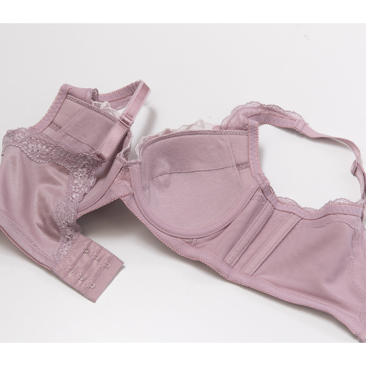 美背中シルエット　ワイヤーブラジャー　キレイ工房