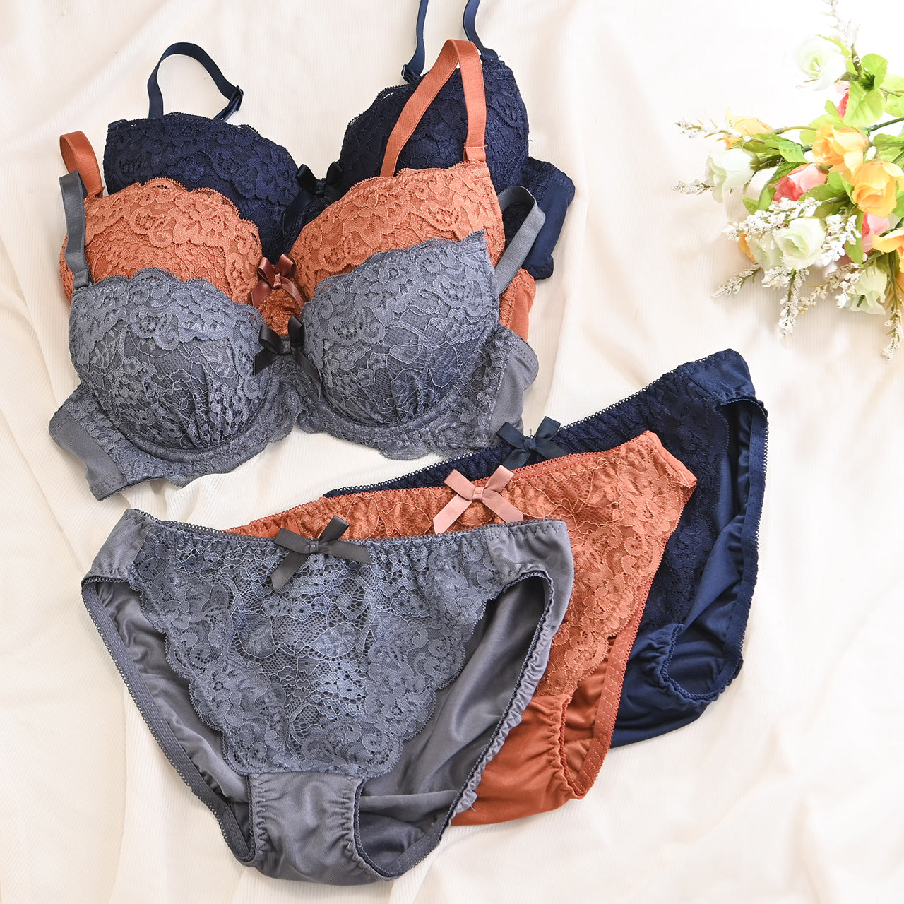 スカラップフラワーレース　ノンワイヤーブラジャー＆ショーツセット（S・M・L・LL・3L・4L・5L）　ソニアブラック