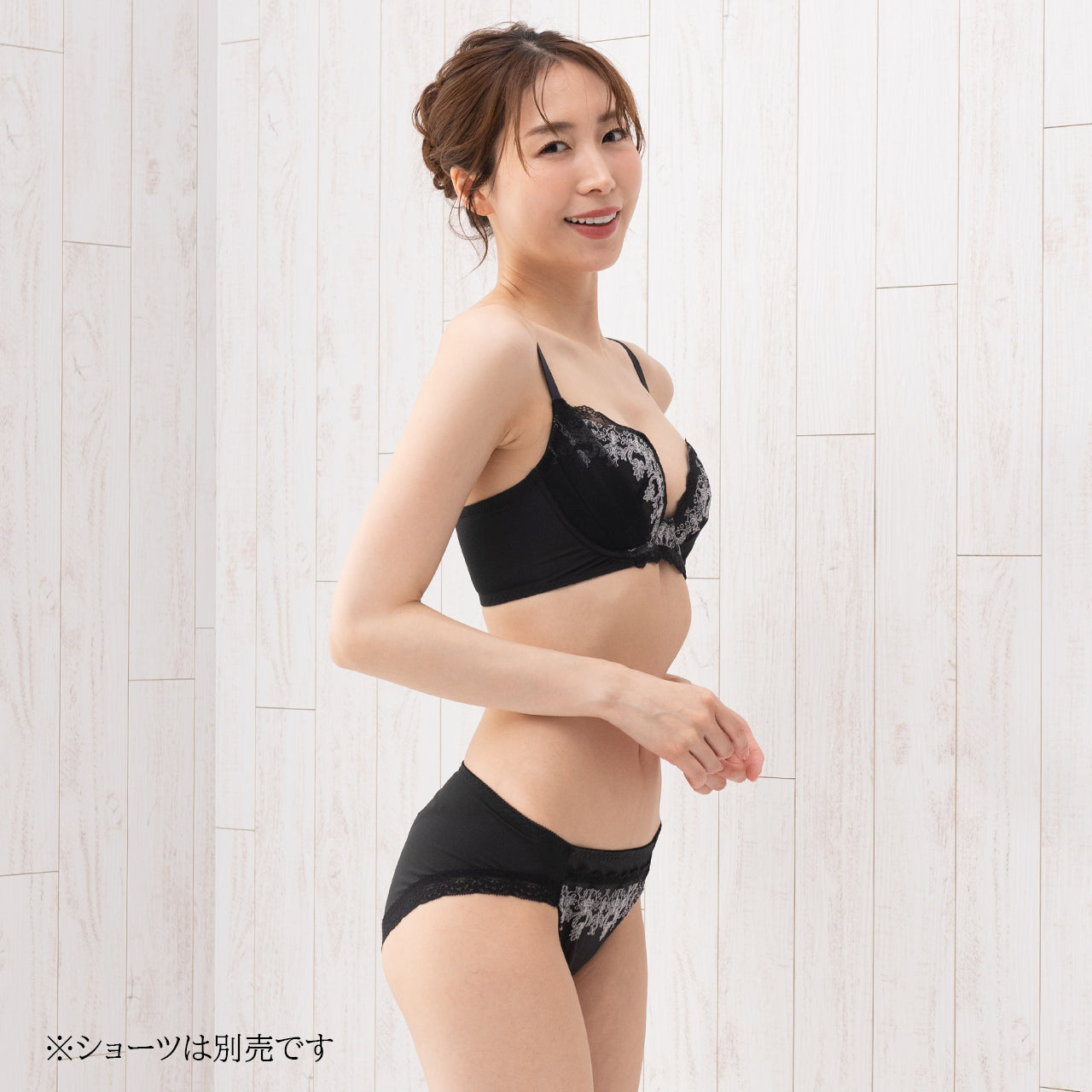エアリーブラ　ワイヤーブラジャー　ビューティアシスト