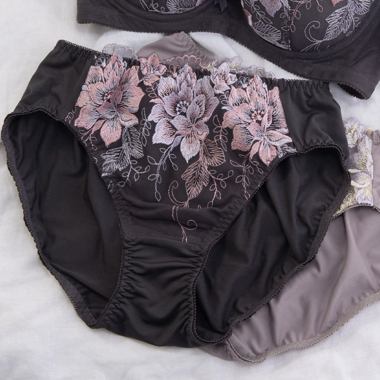 エレガントレース ショーツ　シャルマン